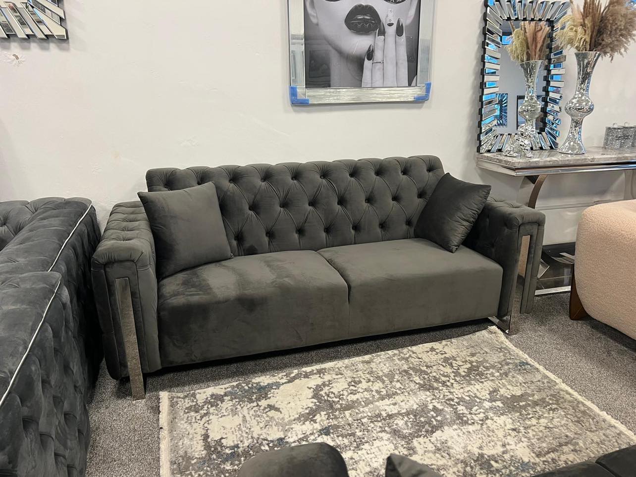 Tuxedo 3+2 Seater