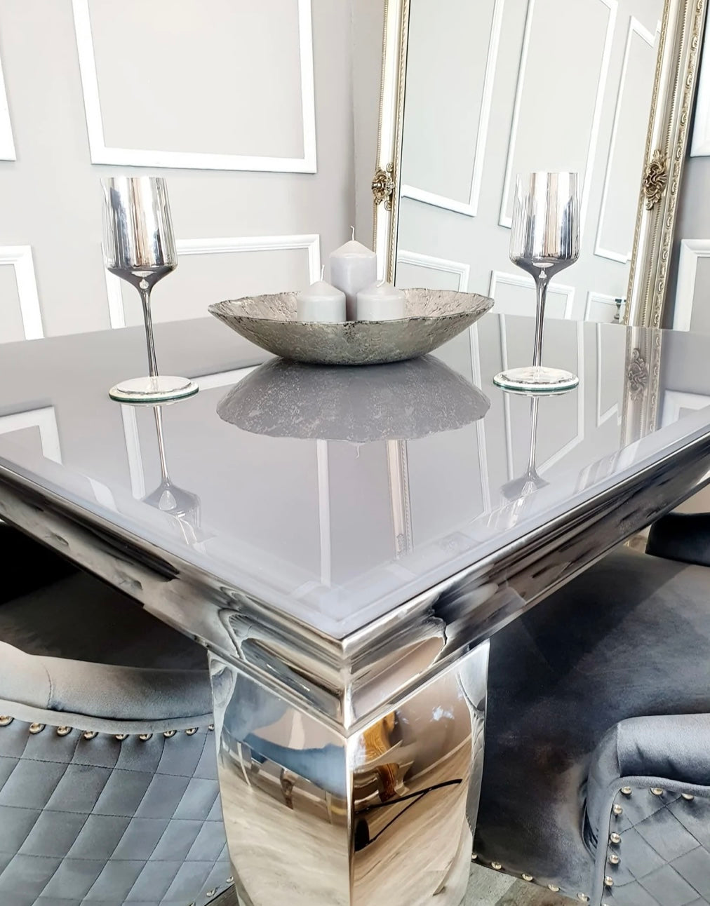 Louis Dining Table