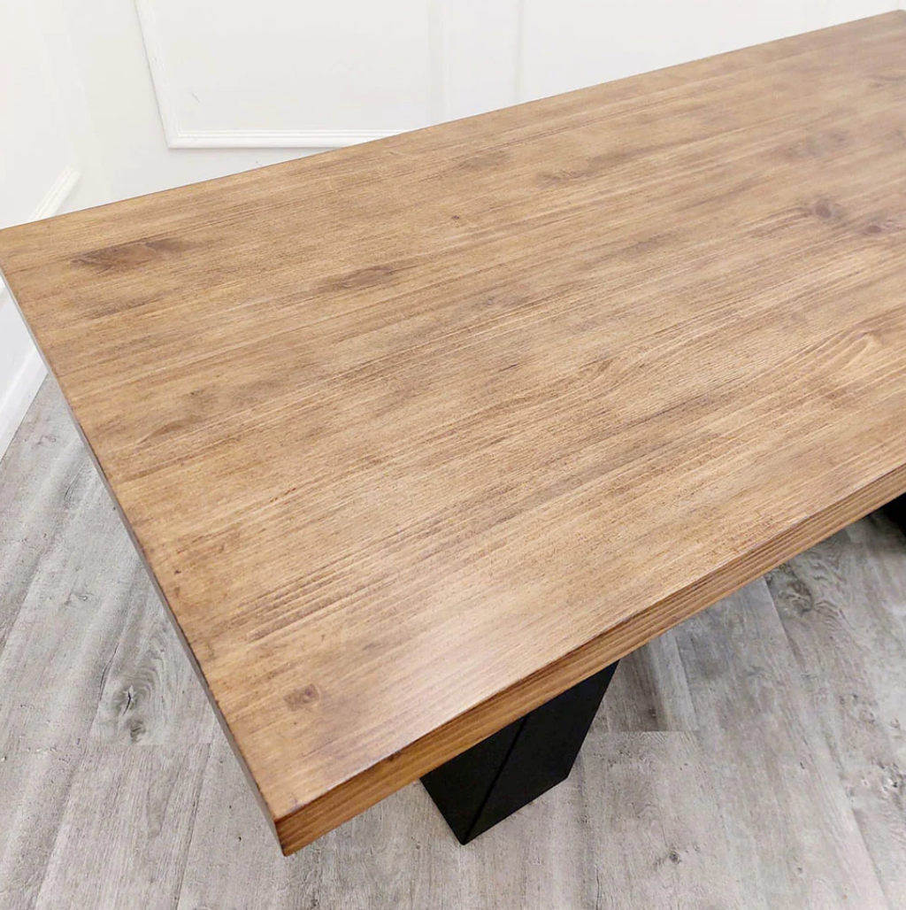 Axel 1.8 Dining Table