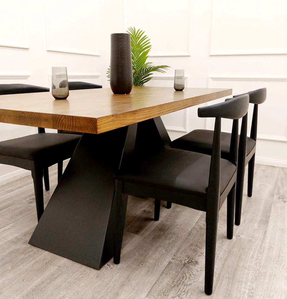 Axel 1.8 Dining Table